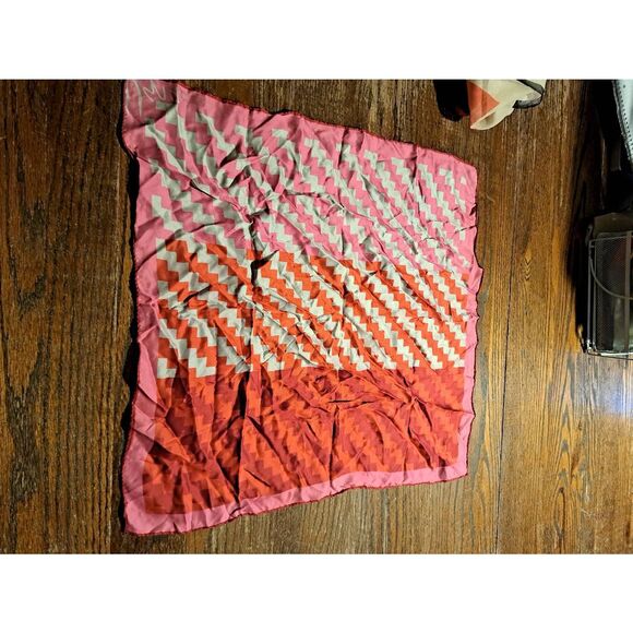 Vintage Vera Neumann pink red gray womens square scarf wrap 22x21.5 - Picture 1 of 4